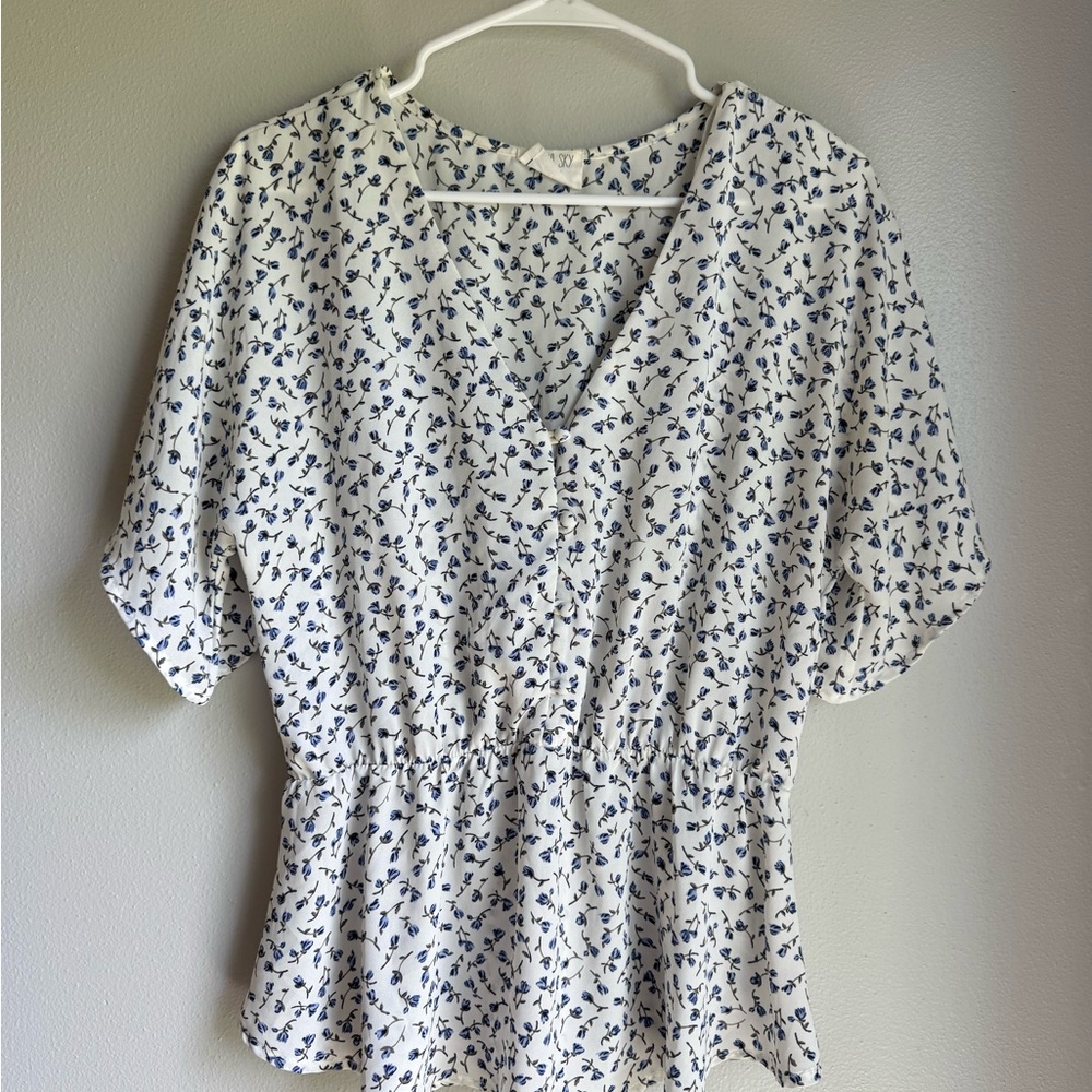 Sienna Sky Women’s V-neck Peplum Floral print Blouse L